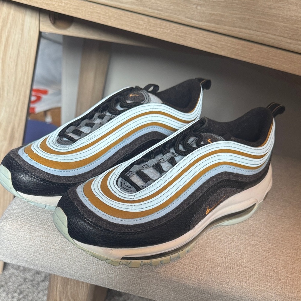 Nike Air Max 96 Black and Blue Sneakers 5.5Y